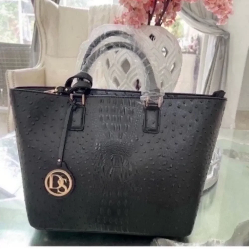 New Pattern Tote with Matching Wallet - Picture 6 of 14